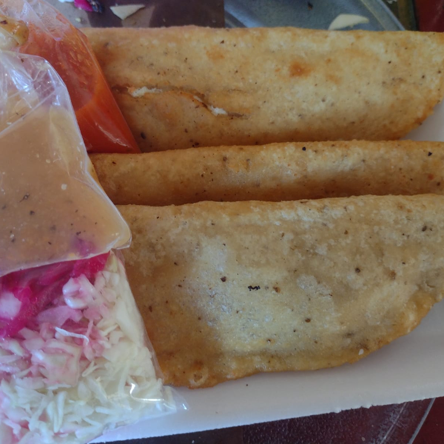 3 Empanadas Pollo