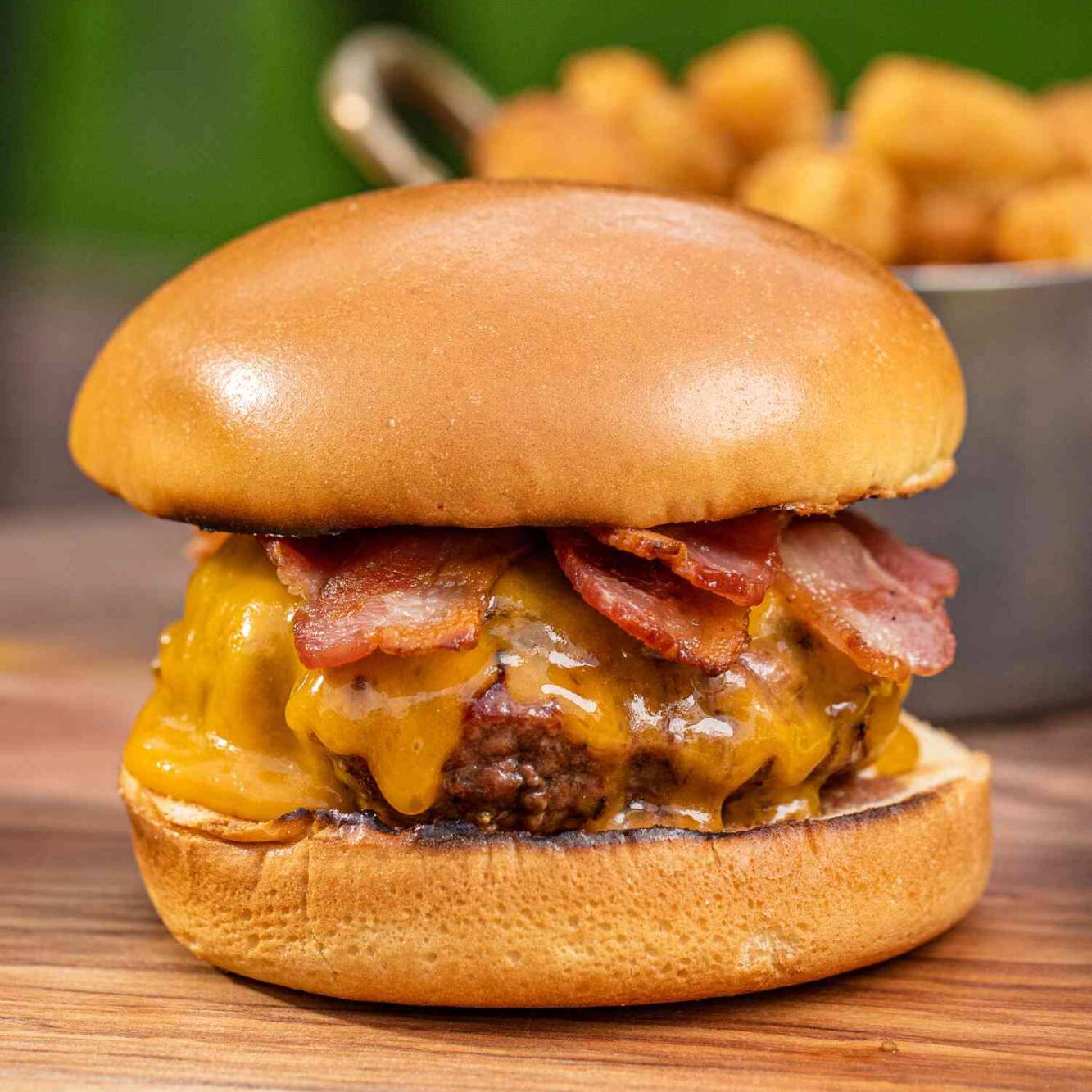 Tociburger+ Papas Mexicanas