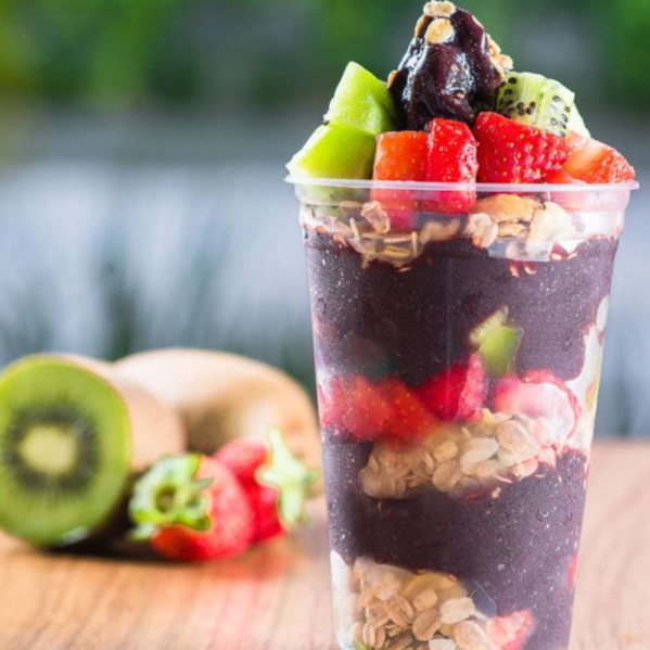 Açaí 400ml,leite em pó, Morango,kiwi,leite condensado
