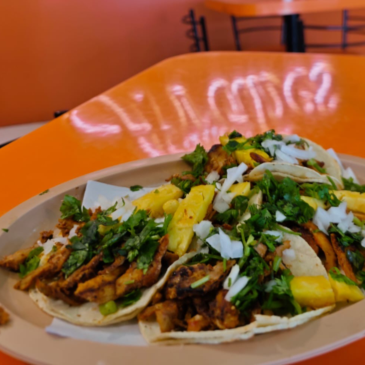 Taco al Pastor con Queso