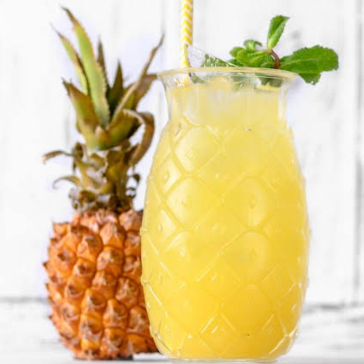 AGUA DE PIÑA