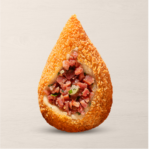 Massa crocante por fora, cremosa por dentro, recheada com pedaços de calabresa.