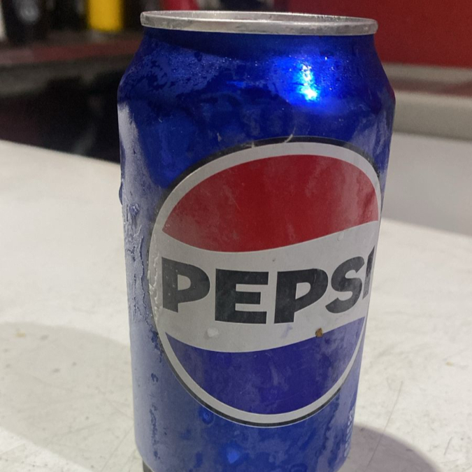 Refrigerante pepsi lt gelada.