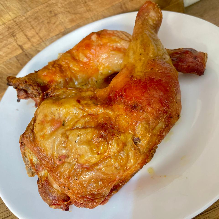 Coxa com sobrecoxa assada perfeita e prática para seu almoço. ** venda por unidade ** !!!!