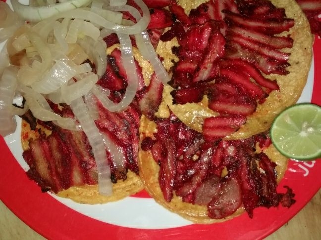 1 Campechana y 2 Tacos de Trompo