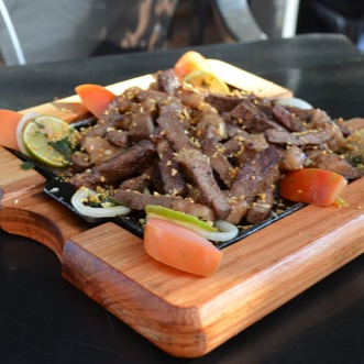 500g de deliciosa Picanha com vinagrete, farofa e pão