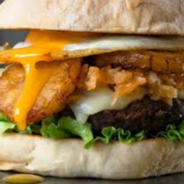 🍔Combo-ColburgerconMaduro+Papas+1Gaseosa250ml 🥤