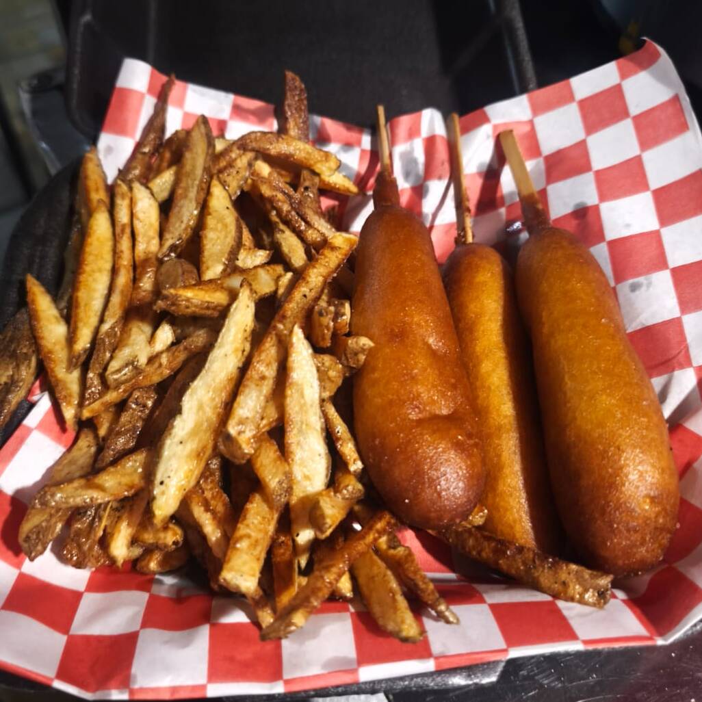 Pipos (Corn Dogs)
