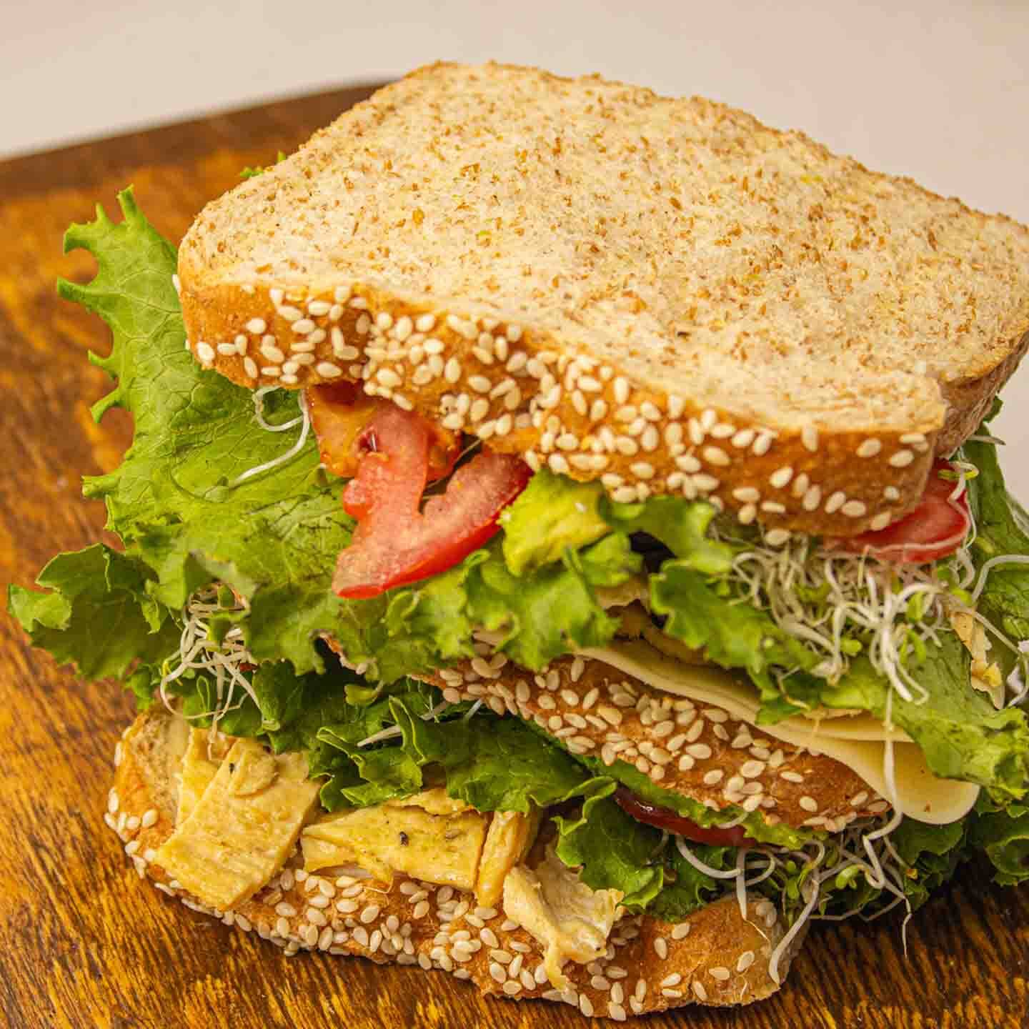 Ensalada + Club Sandwich Pollo Copiar