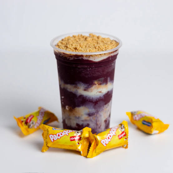 Açaí bem cremoso com paçoca cremosa e leite condensado, combinação clássica e super pedida em Salvador. Doce na medida certa.