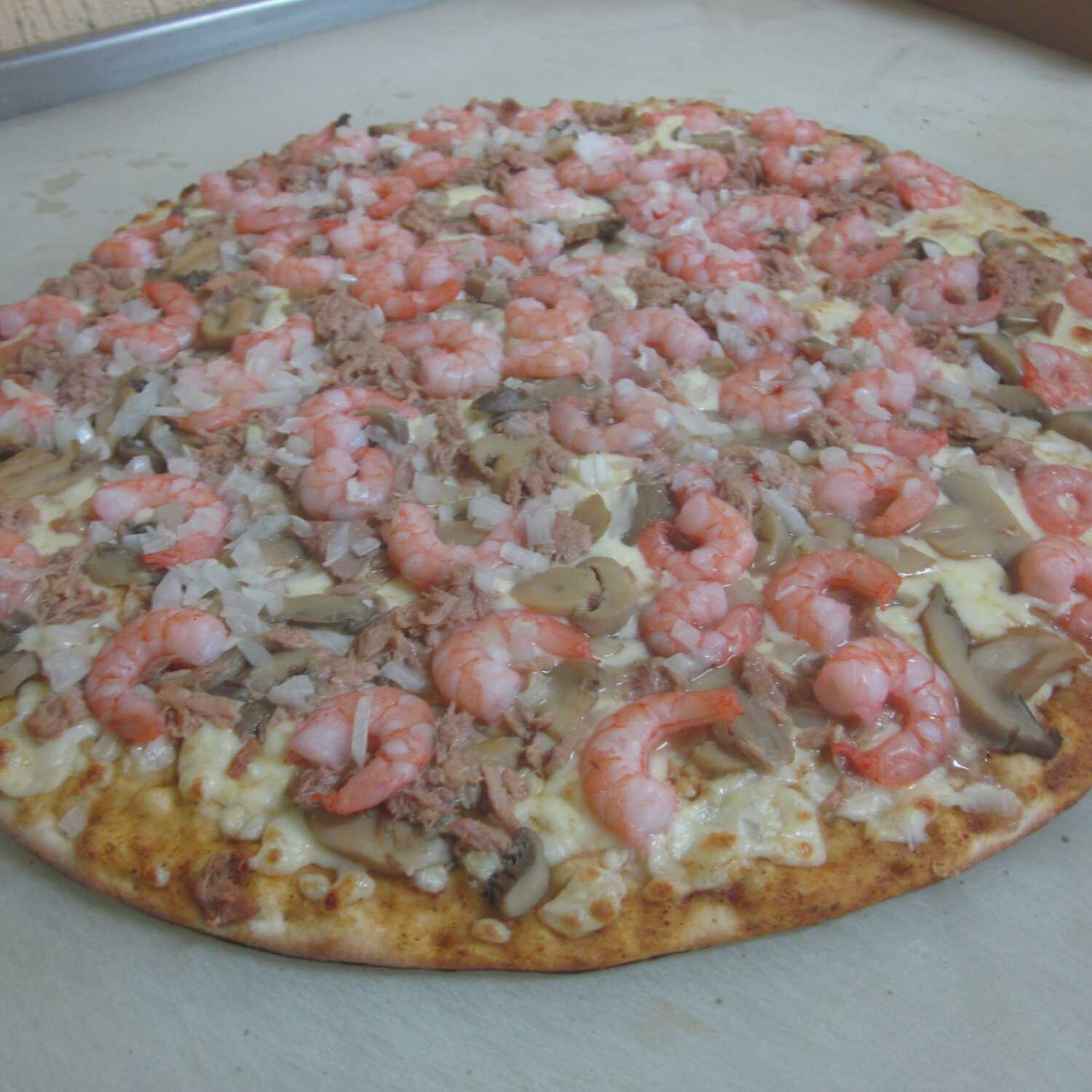 PIZZA GRANDE (12 REBANADAS) ESPECIAL MARISCOS