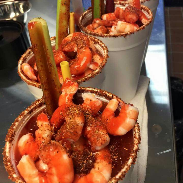Clamato con camarón 1L