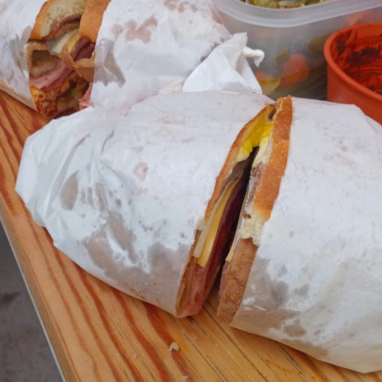 Torta de Queso Amarillo