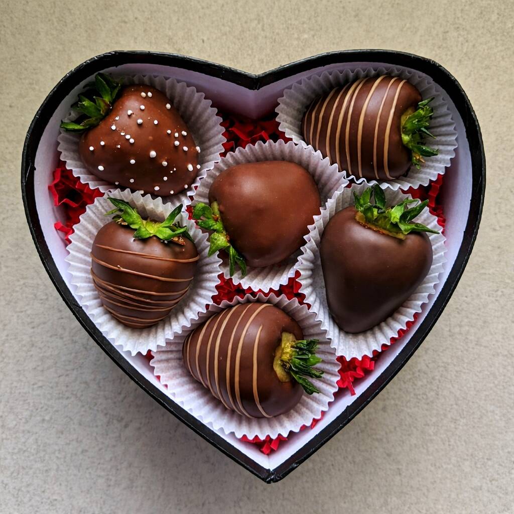 Fresas Con Chocolate En Corazón