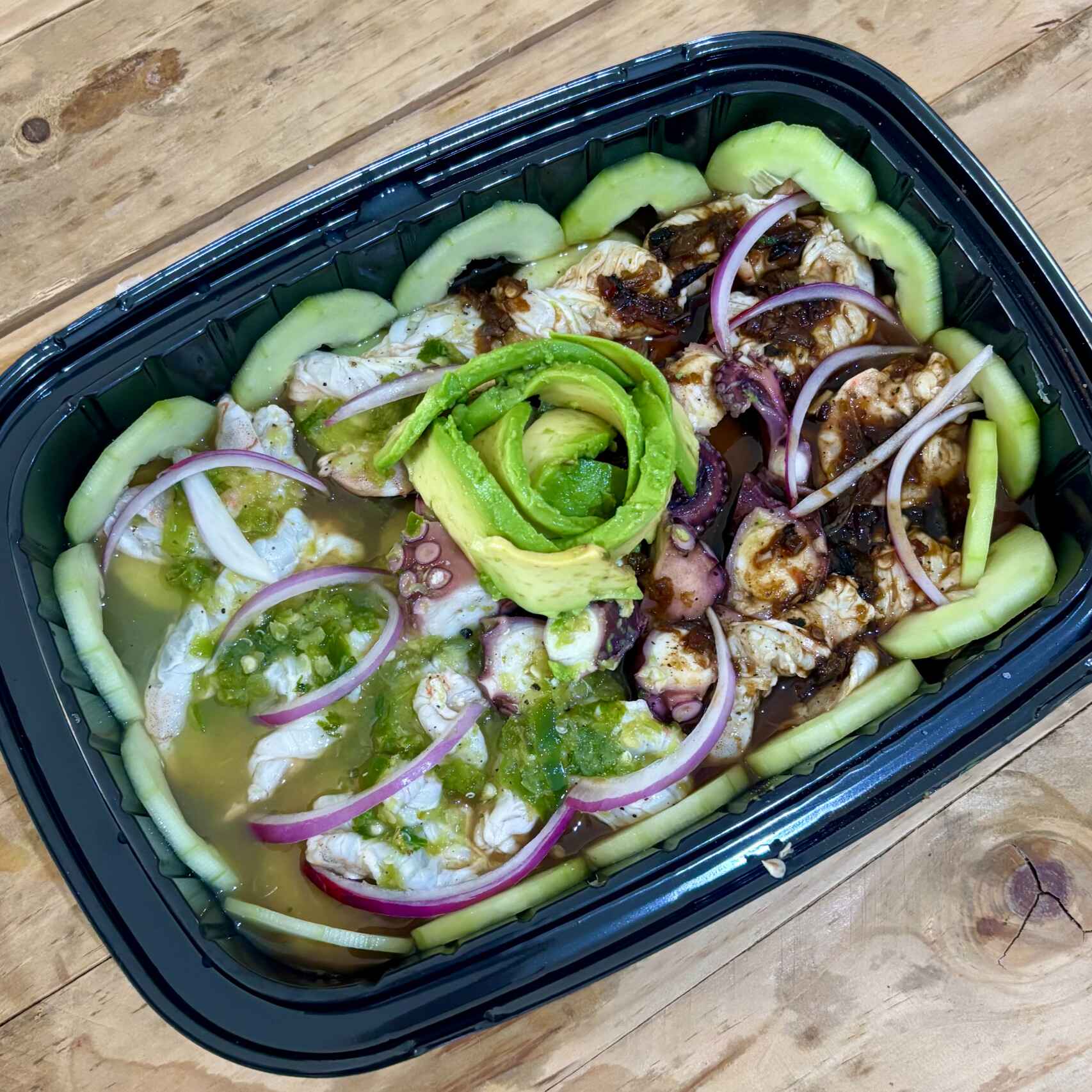 Aguachile Camarón y Pulpo