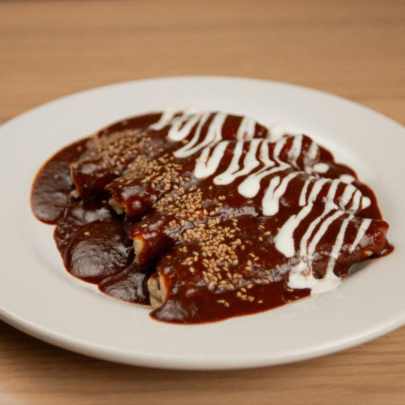 Enmoladas rellenas de huevo