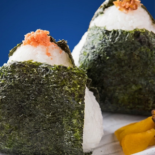 Onigiri Dwong 🧀🥒 + Anguila (昆布)