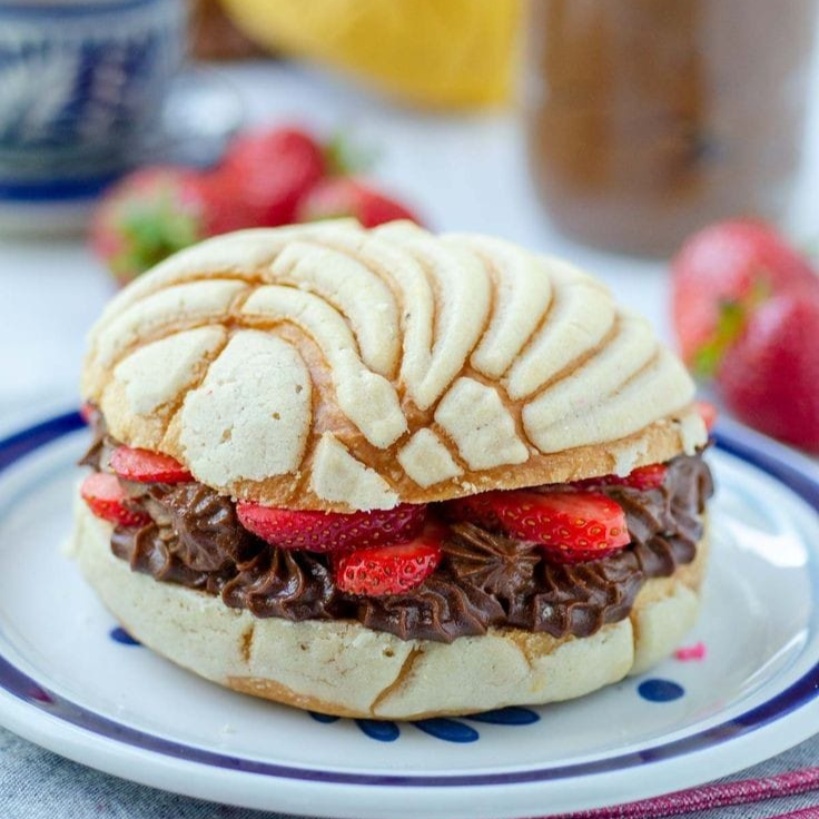 Conchita rellena de Nutella y Fresas
