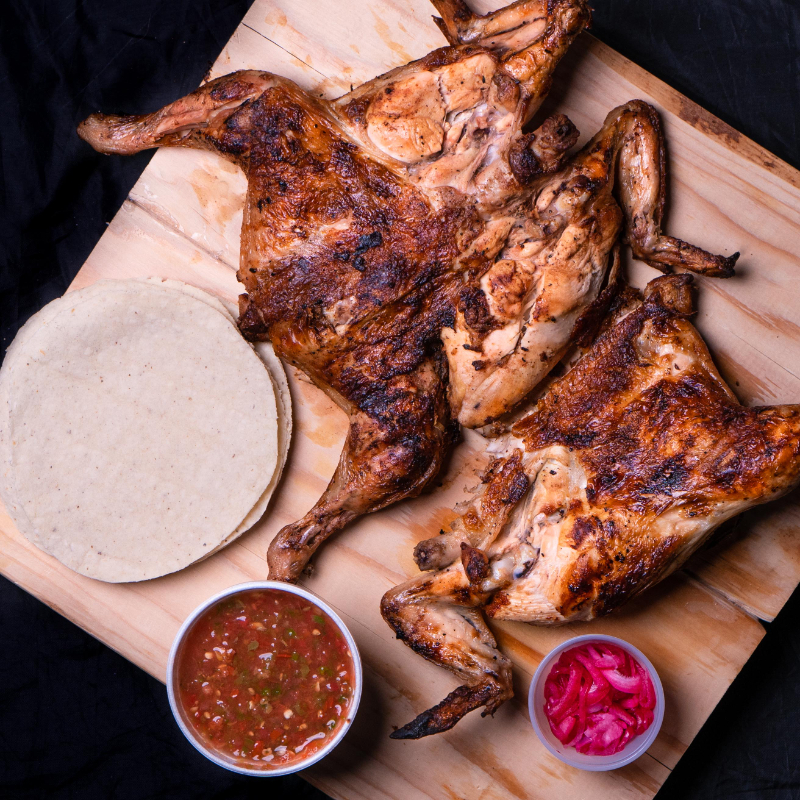 1 Pollo y medio+2 complementos