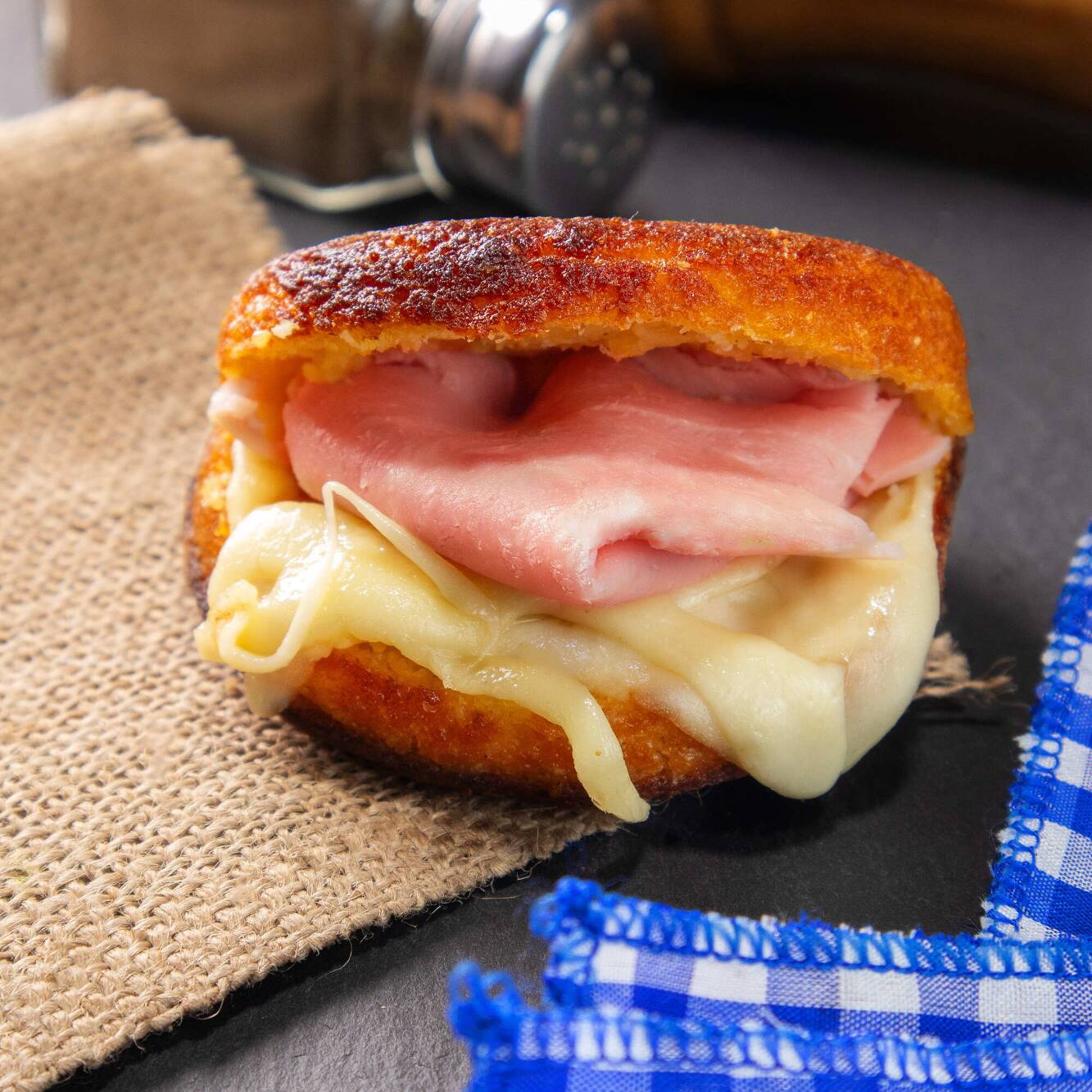 Arepa de Choclo Jamon y Queso