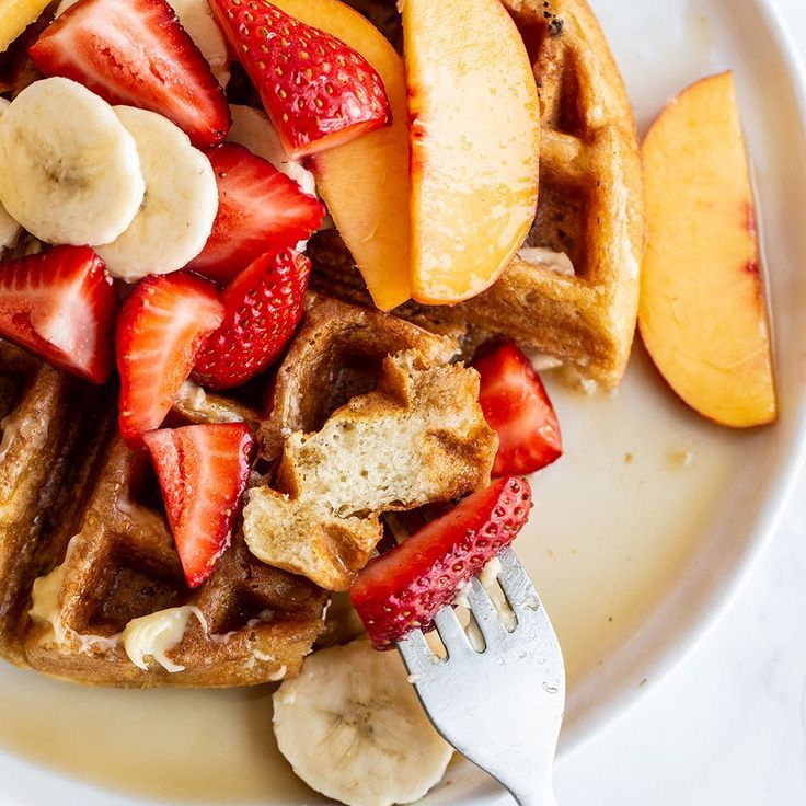Waffle durazno, Nutella y fresa