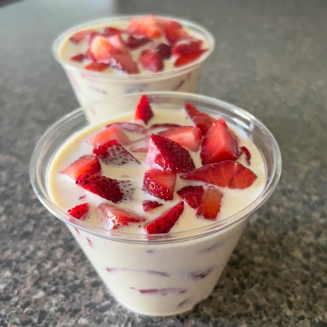 Fresas con Crema vaso 12onzas