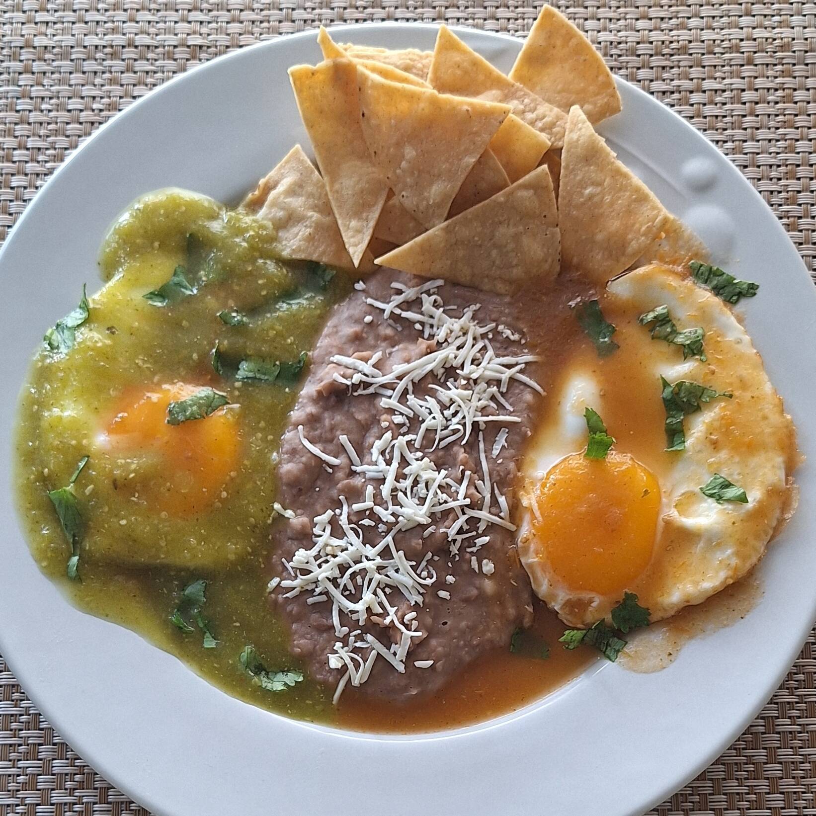 Huevos Divorciados