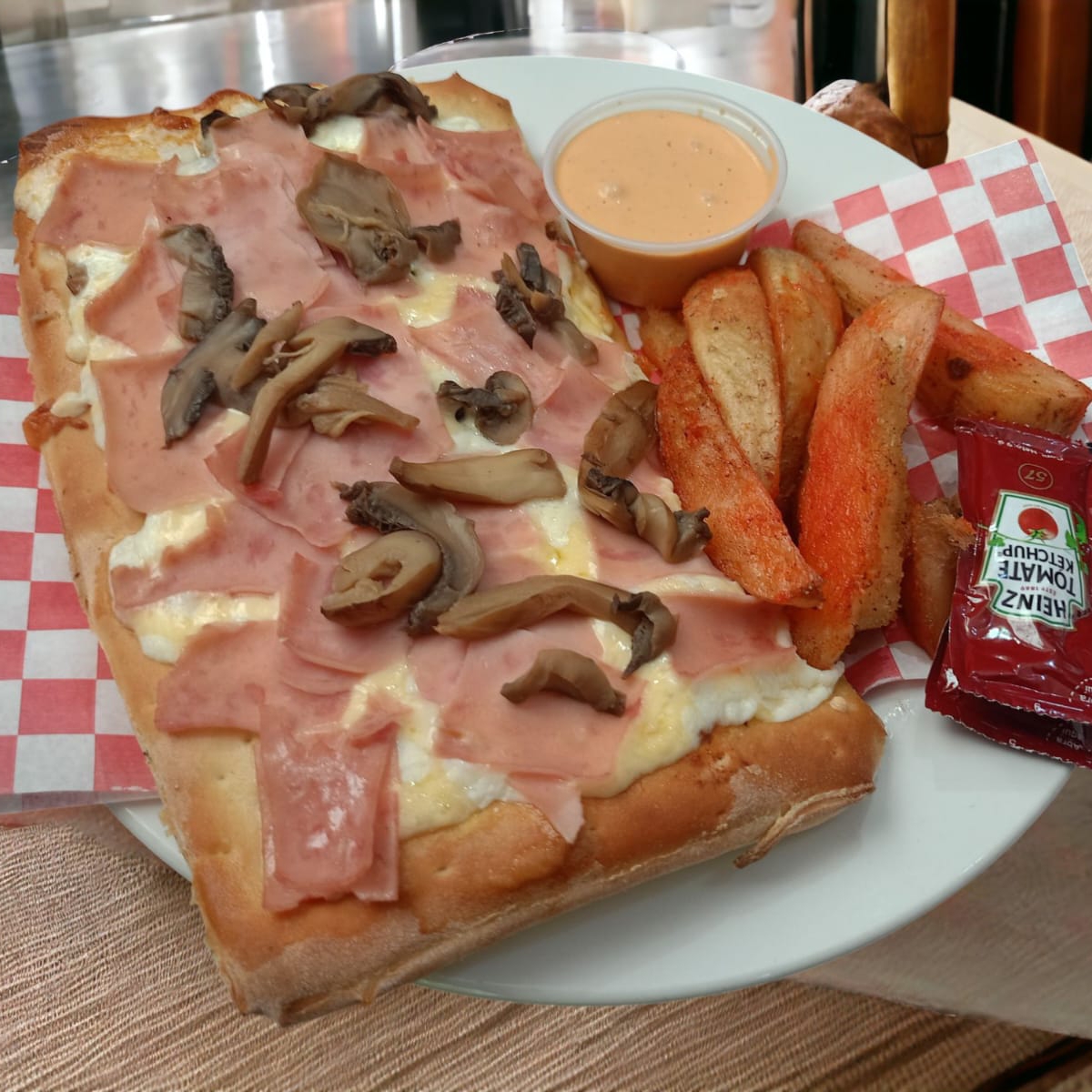 Pizzburg Jamon y Champiñon *