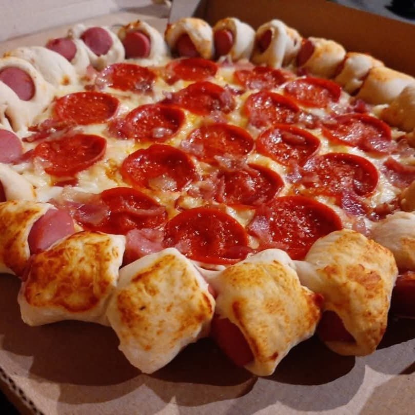 Pizza de Pepperoni (Orilla de Salchicha)