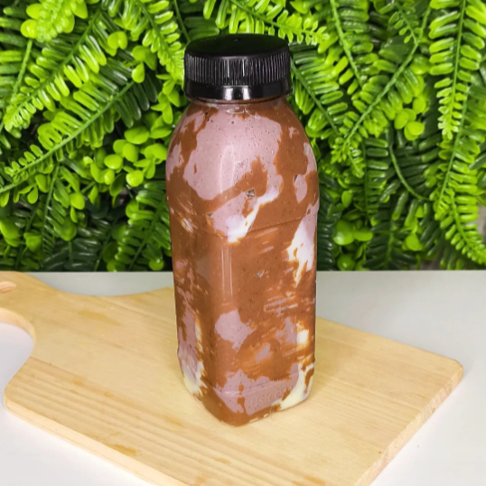 Batida de açaí cremosa + leite em po + nutella.