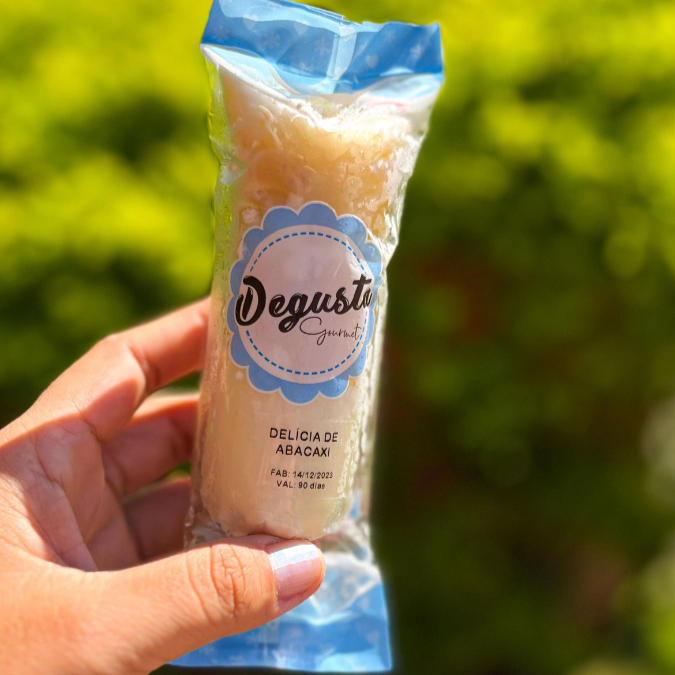 Delicie-se com essa novidade feita com uma base super cremosa de abacaxi e um recheio de geléia de abacaxi feita artesanalmente!