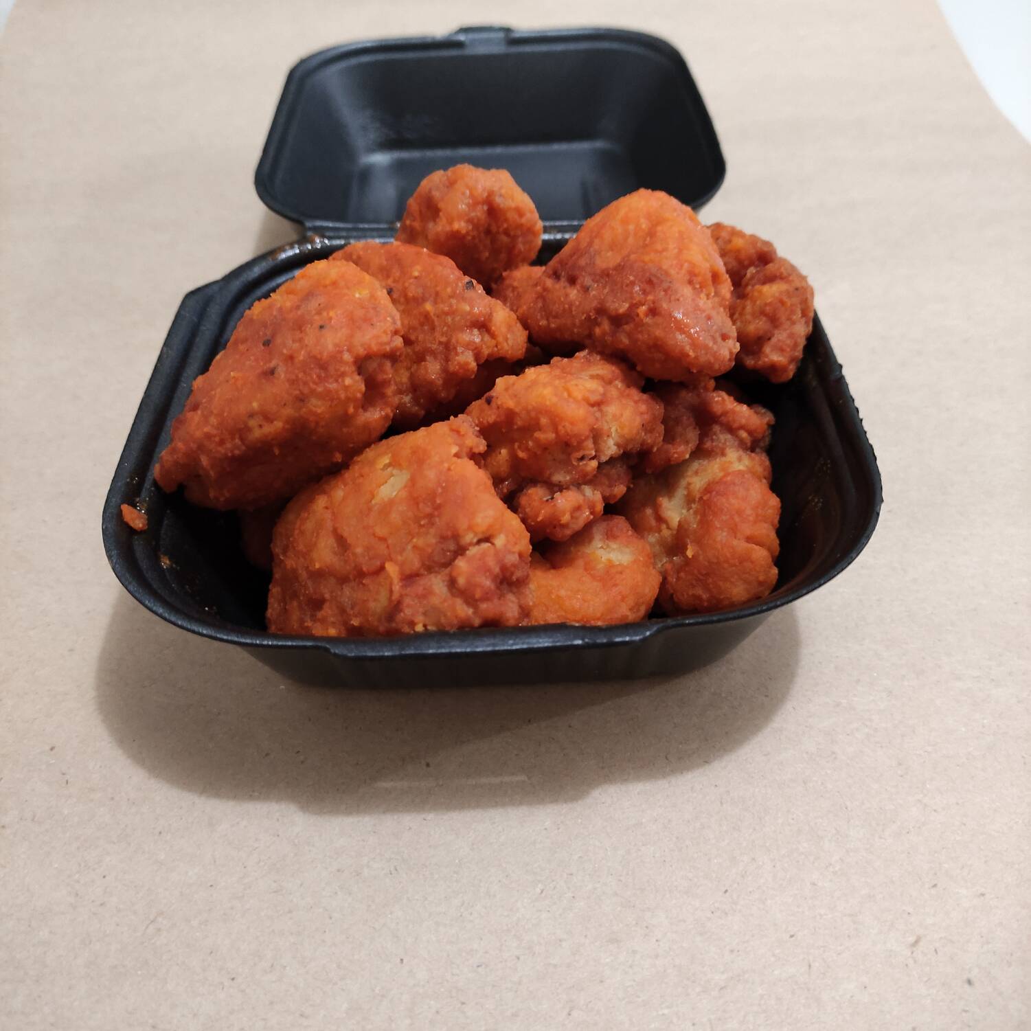 Boneless 12 – 15 Pz aprox. y Papas