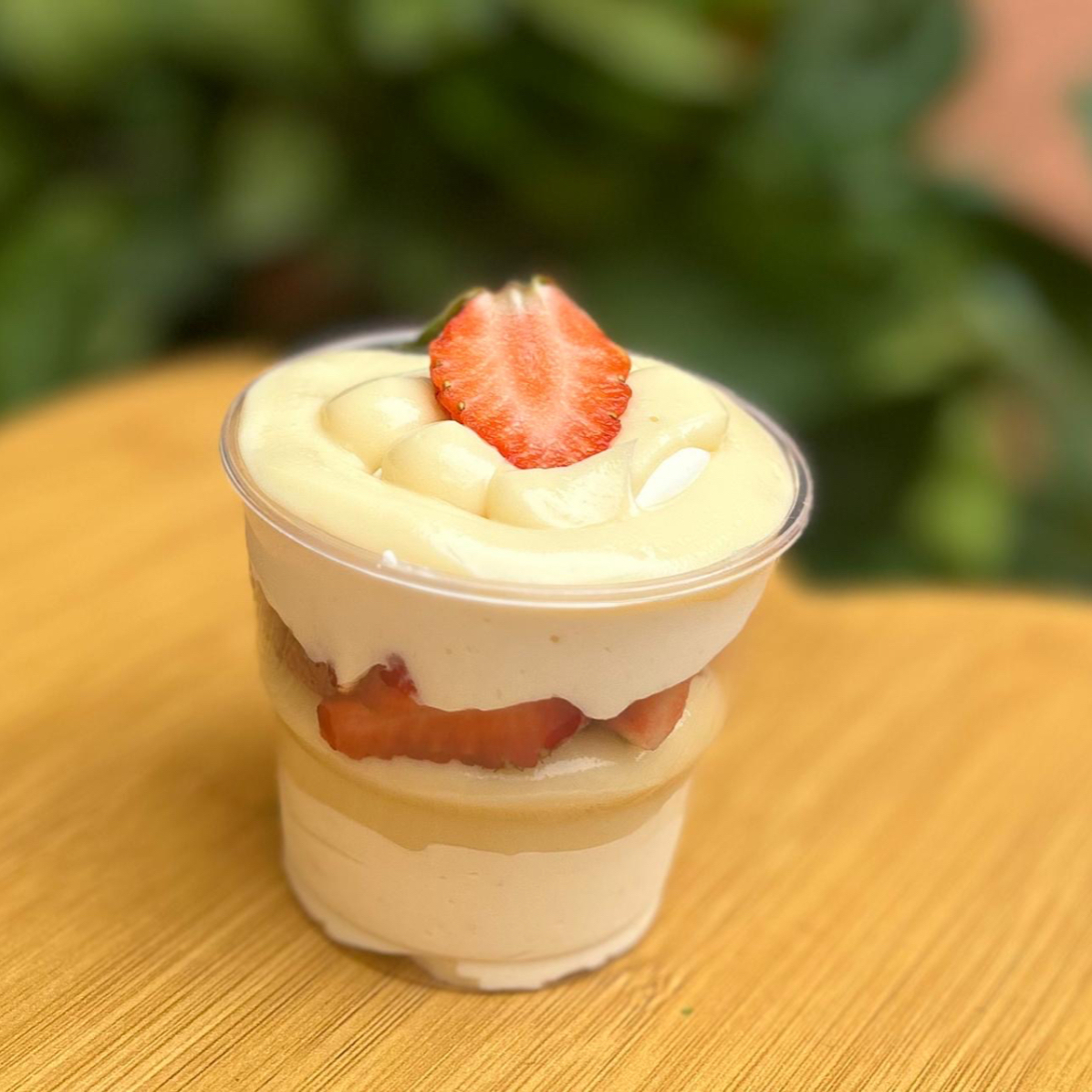 Mousse de Ninho, Ninho cremoso e morangos frescos