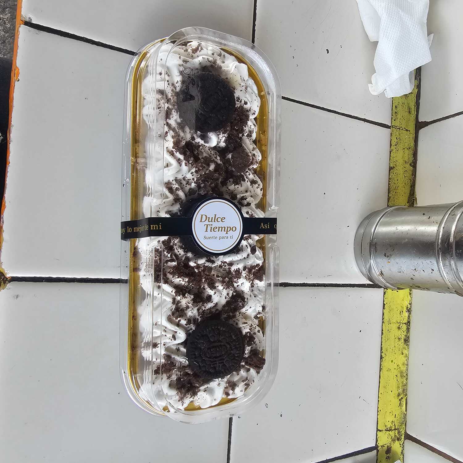 Pastelillo individual tres leches con oreo