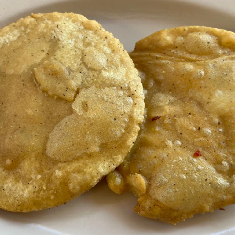 Gordita de Chorizo con Queso Asadero