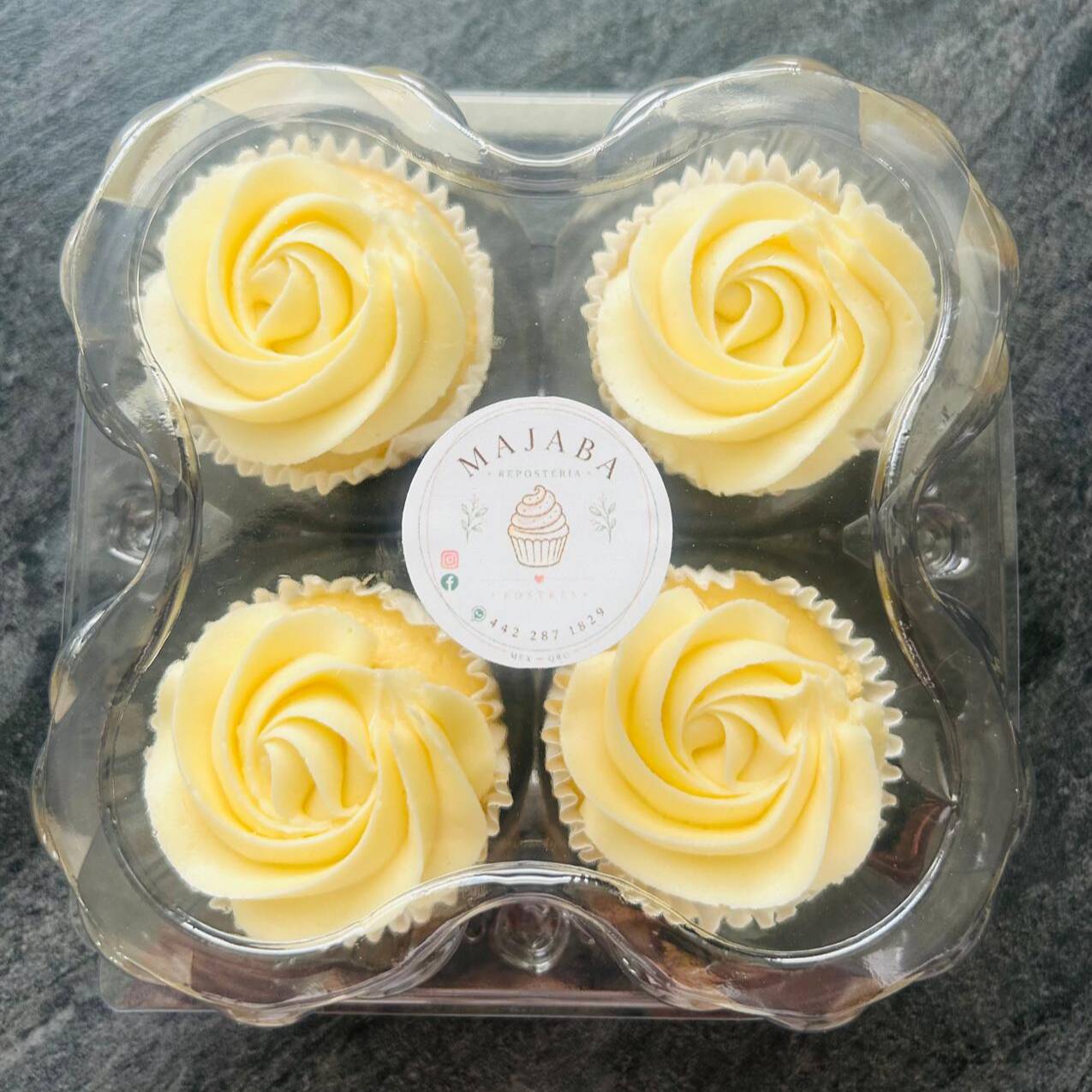 4 CUPCAKES LIMON