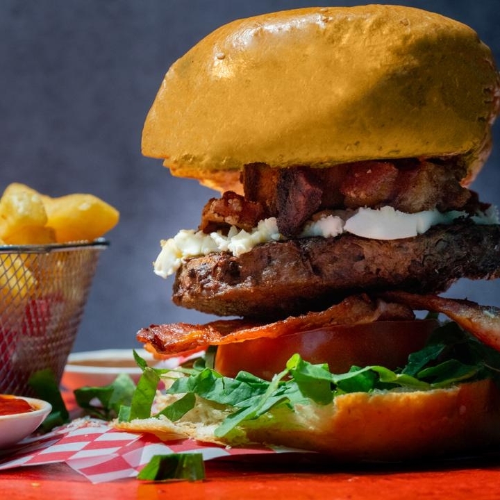 Burguer a Elección más 4 Alitas