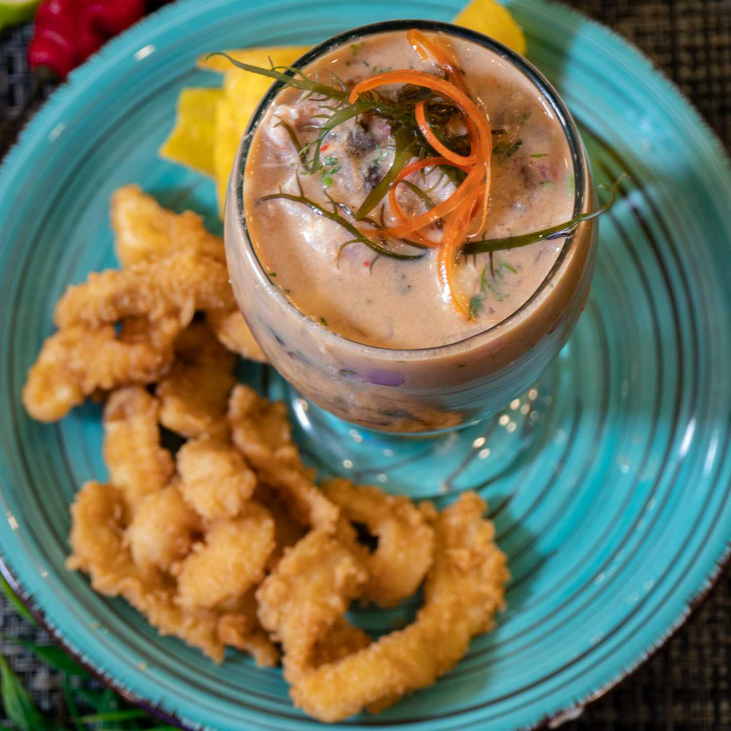 Chicharrón Mixto y Copa de Leche de Tigre