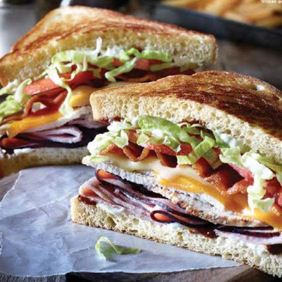 sandwinch jamon con papas fritas