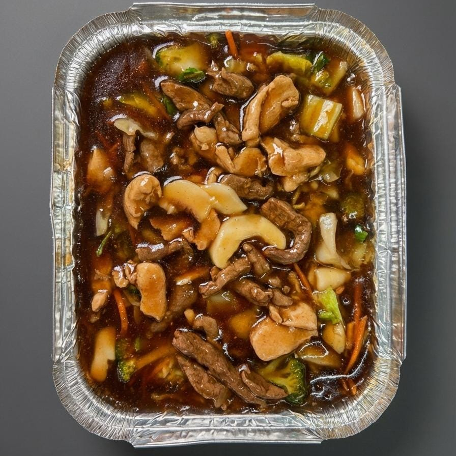 7 tipos de legumes (brocolis, vagem, cenoura cebola, pimentao vermelho, acelga, repolho )carne bovina , frango e champion com delicioso molho artesanal o segredo da casa