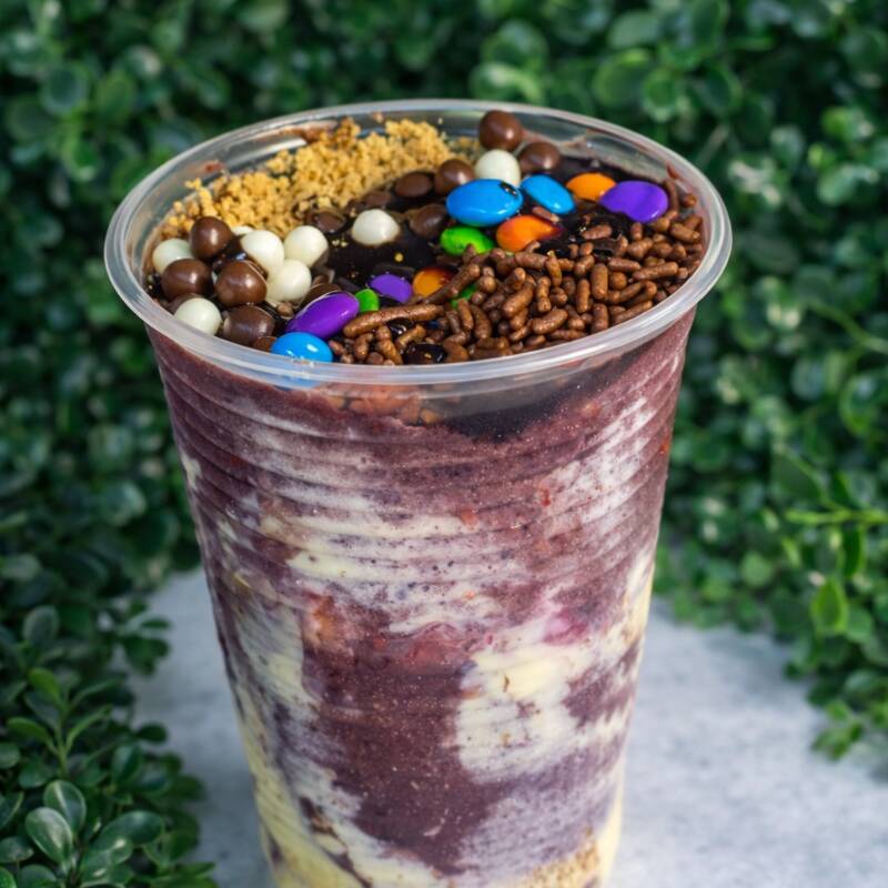 Açai com guaraná, cobertura de chocolate, chocoball, granulado, e Ovomaltine.Para quem não abre mão do sabor intenso de chocolate.