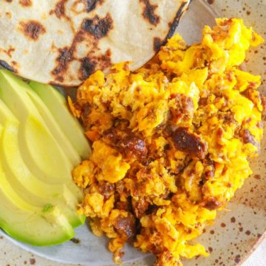Huevo Con Chorizo