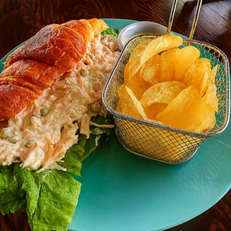 Croissant de Ensalada de Pollo