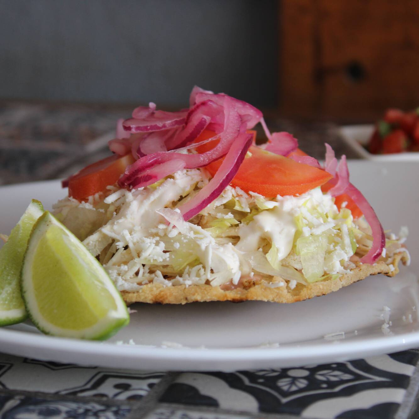 Tostada Grande de Pollo