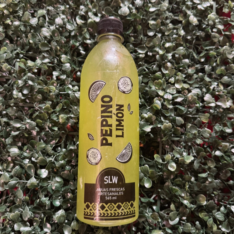 Agua de Pepino y Limón