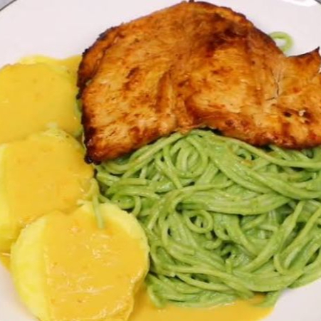 Tallarines Verdes con Chuleta + Crema