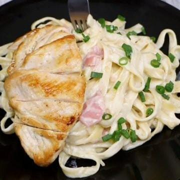Pasta Fetuccini Alfredo Especial con 6 Palitos al