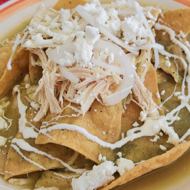 Chilaquiles verdes con pollo