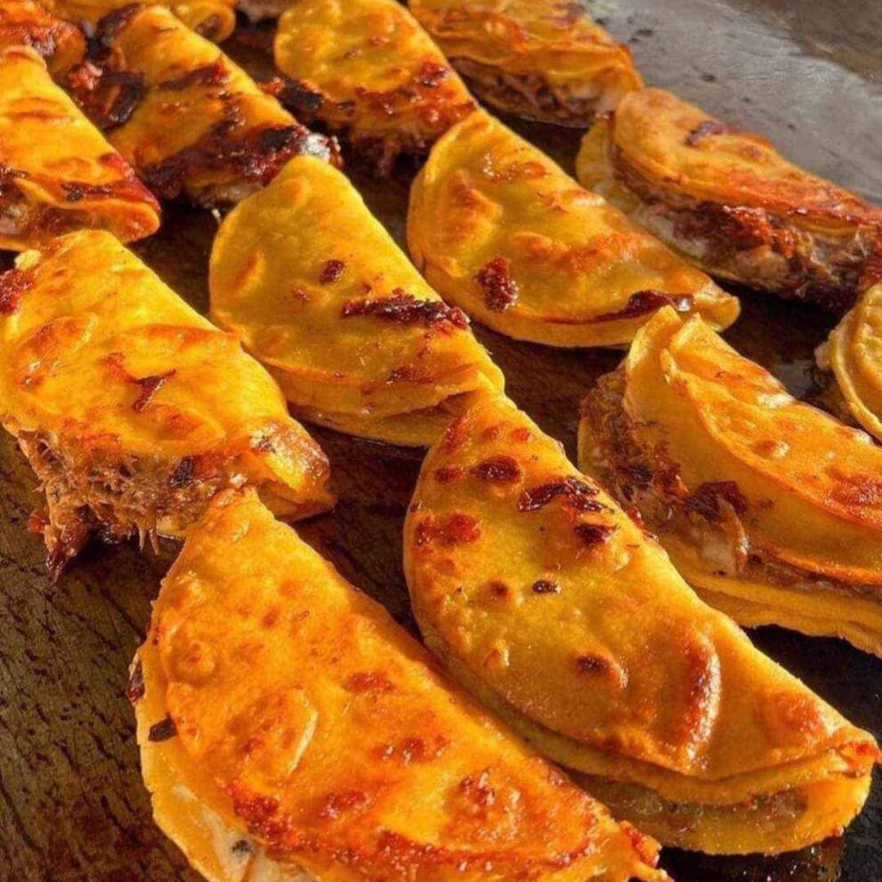 Quesadilla chicharrón prensado maíz