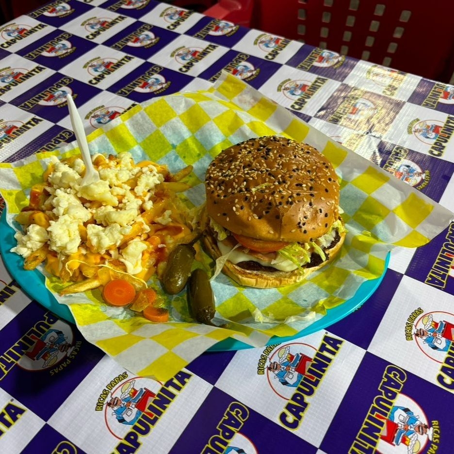 HAMBURGESA CON PAPAS